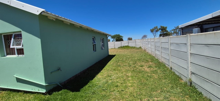 3 Bedroom Property for Sale in Overbaakens Eastern Cape